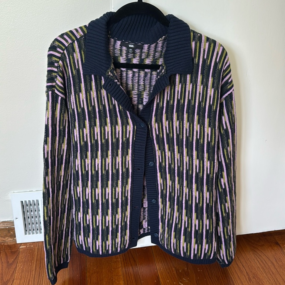 Button cardigan with collar